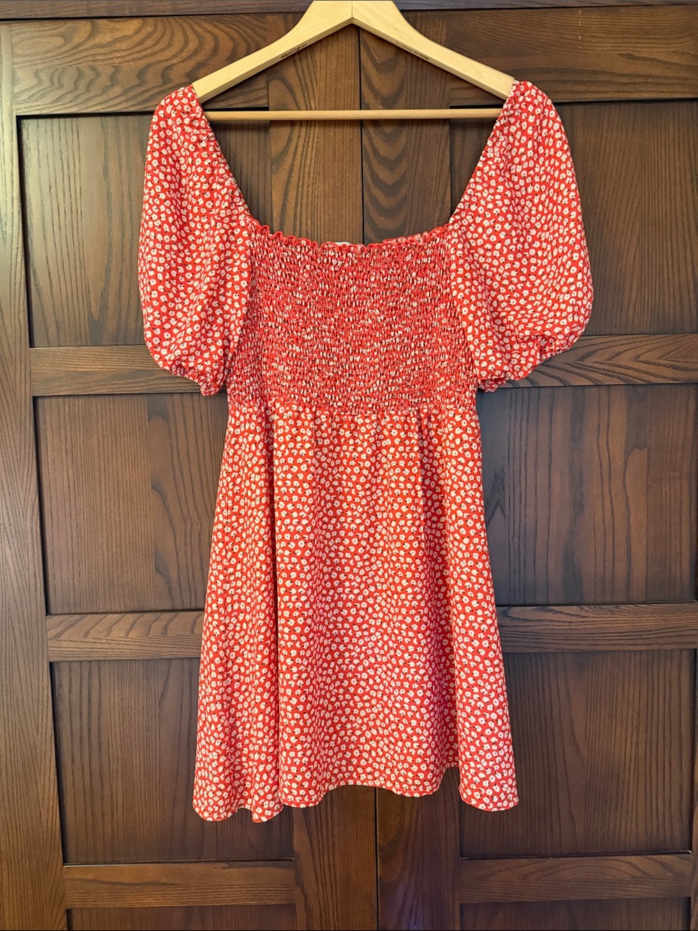 Resa Red Ditsy Floral Mini Dress with Smocked Front Puff Sleeves Size Medium